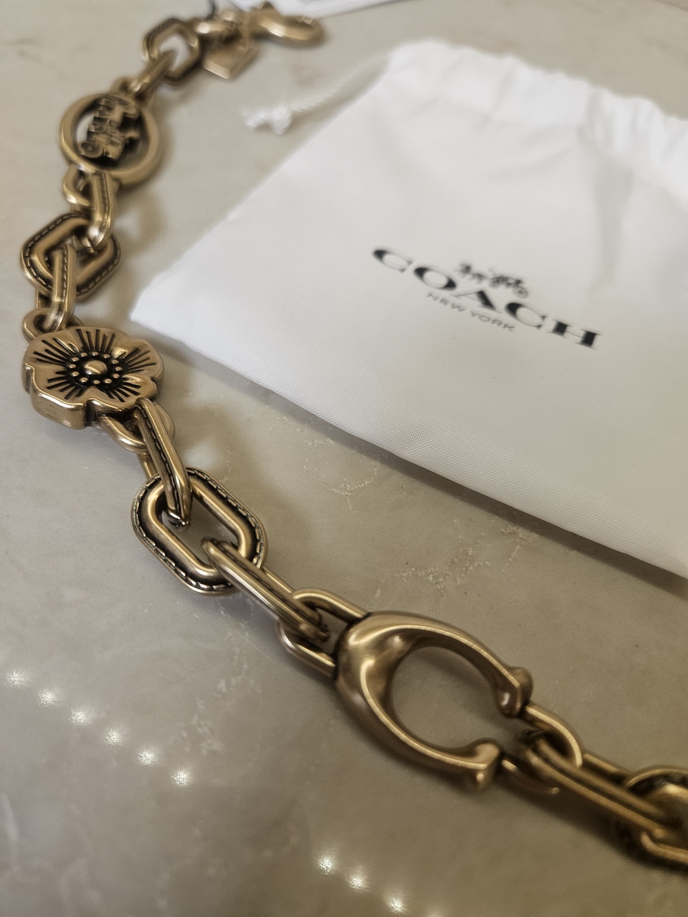 Coach - Horse and Carriage Chain Strap - Brass - Picture 3 of 5